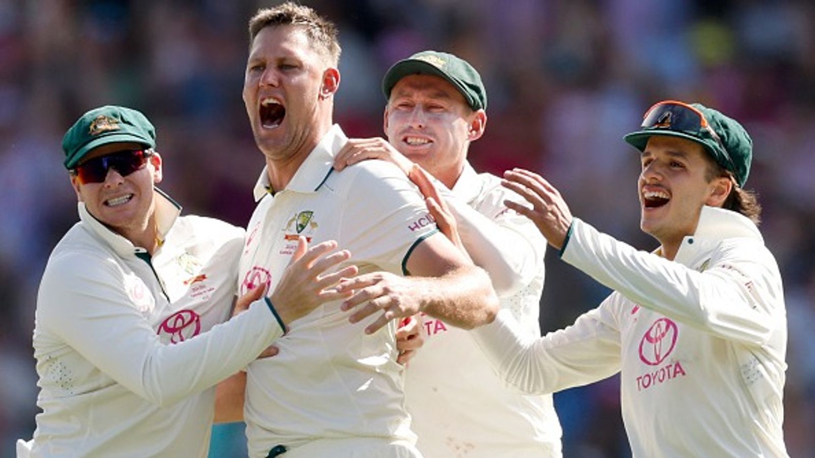 Ashes 2025-26: ऑस्ट्रेलिया ने पर्थ टेस्ट के लिए प्लेइंग XI का किया ऐलान, दो खिलाड़ियों का डेब्यू तो जबरदस्त फॉर्म में चल रहे ऑलराउंडर को किया बाहर Ashes 2025-26: ऑस्ट्रेलिया ने पर्थ टेस्ट के लिए प्लेइंग XI का किया ऐलान, दो खिलाड़ियों का डेब्यू तो जबरदस्त फॉर्म में चल रहे ऑलराउंडर को किया बाहर