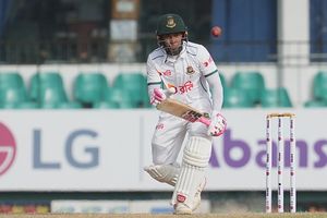 मुशफिकुर रहीम की दिग्गजों के क्लब में एंट्री, करियर के 100वें टेस्ट में शतक ठोकने वाले बने दुनिया के 11वें बल्लेबाज SportsTak Hindi