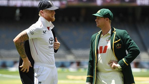 Ben Stokes (L) and Steve Smith