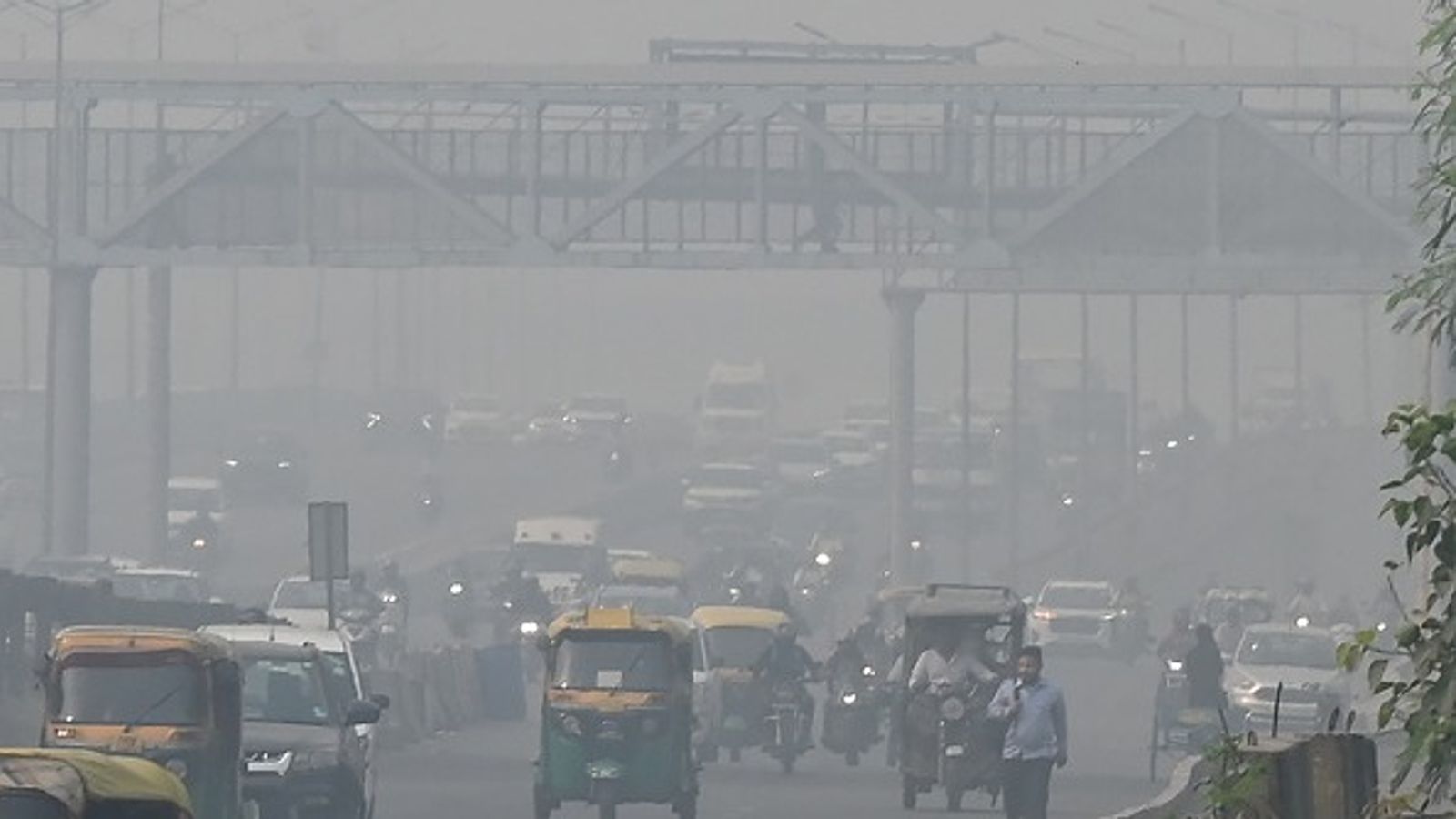 बड़ी खबर: एयर पॉल्यूशन के कारण दिल्ली से छिनी वनडे टूर्नामेंट के नॉकआउट्स की मेजबानी, अब मुंबई में खेले जाएंगे मुकाबले! बड़ी खबर: एयर पॉल्यूशन के कारण दिल्ली से छिनी वनडे टूर्नामेंट के नॉकआउट्स की मेजबानी, अब मुंबई में खेले जाएंगे मुकाबले!