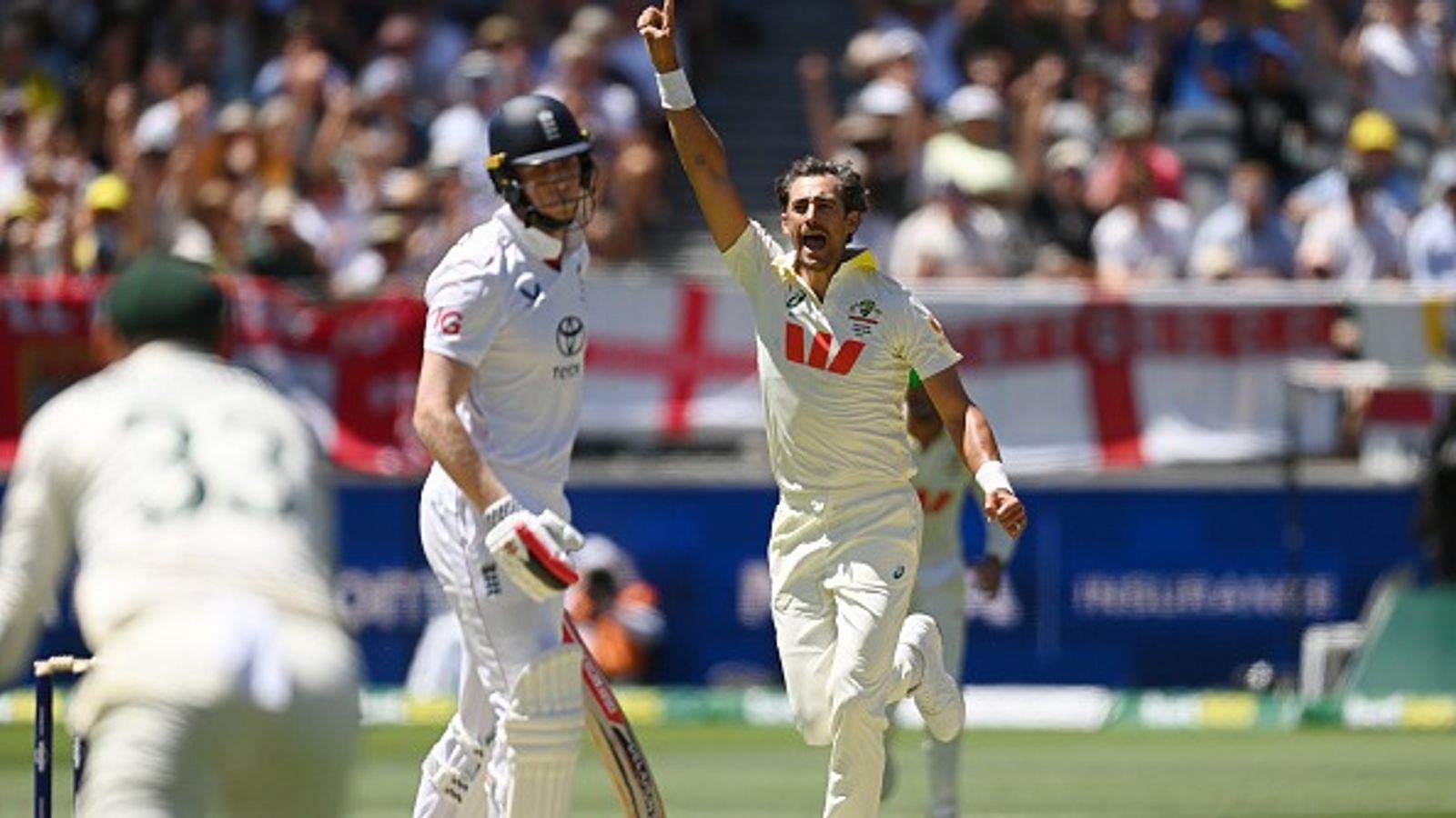 Ashes: ऑस्ट्रेलिया में इंग्लैंड की ओपनिंग पार्टनरशिप का 15 साल से बुरा हाल जारी, फिर जीरो पर टूटी जोड़ी, मिचेल स्टार्क ने खाता तक खोलने नहीं दिया Ashes: ऑस्ट्रेलिया में इंग्लैंड की ओपनिंग पार्टनरशिप का 15 साल से बुरा हाल जारी, फिर जीरो पर टूटी जोड़ी, मिचेल स्टार्क ने खाता तक खोलने नहीं दिया