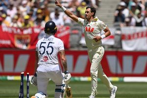 AUS vs ENG: मिचेल स्टार्क ने इंग्लैंड के बैजबॉल क्रिकेट की उड़ाई धज्जियां, सात विकेट लेकर अंग्रेजों की पहली पारी को 172 रन पर किया ढेर SportsTak Hindi