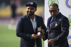 शुभमन गिल की इंजरी पर ऋषभ पंत ने दी सबसे बड़ी अपडेट, कहा- वो तो मैच खेलने के लिए तैयार था लेकिन... SportsTak Hindi