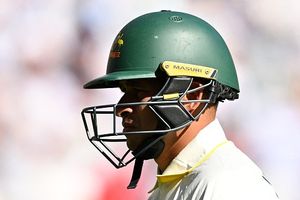 गोल्फ का शौक पड़ा भारी, पीठ अकड़ी, ओपनिंग छूटी, ऑस्ट्रेलियाई खिलाड़ी हो रहा है ट्रोल, अब दिग्गज ने सुनाई खरी- खोटी SportsTak Hindi