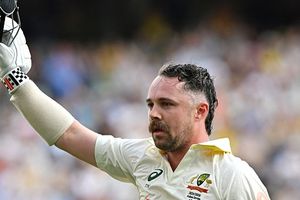 ट्रेविस हेड ने टेस्ट को बनाया T20, 69 गेंदों पर शतक ठोक अंग्रेज गेंदबाजों की सरेआम धुलाई, 127 साल पुराना रिकॉर्ड ध्वस्त SportsTak Hindi