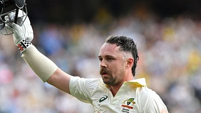 ट्रेविस हेड ने टेस्ट को बनाया T20, 69 गेंदों पर शतक ठोक अंग्रेज गेंदबाजों की सरेआम धुलाई, 127 साल पुराना रिकॉर्ड ध्वस्त SportsTak Hindi