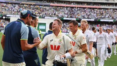 2 दिन में एशेज टेस्ट खत्म होने से क्रिकेट ऑस्ट्रेलिया को करोड़ों का चूना, सोल्ड आउट टिकटों ने दिया दर्द, तूफानी जीत पड़ी जेब पर भारी SportsTak Hindi