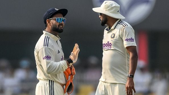 'घर पर खेल रहा है क्या?' ऋषभ पंत ने बीच मैच में कुलदीप यादव की लगाई क्लास, स्लो ओवर रेट की चेतावनी मिलने पर खोया आपा 