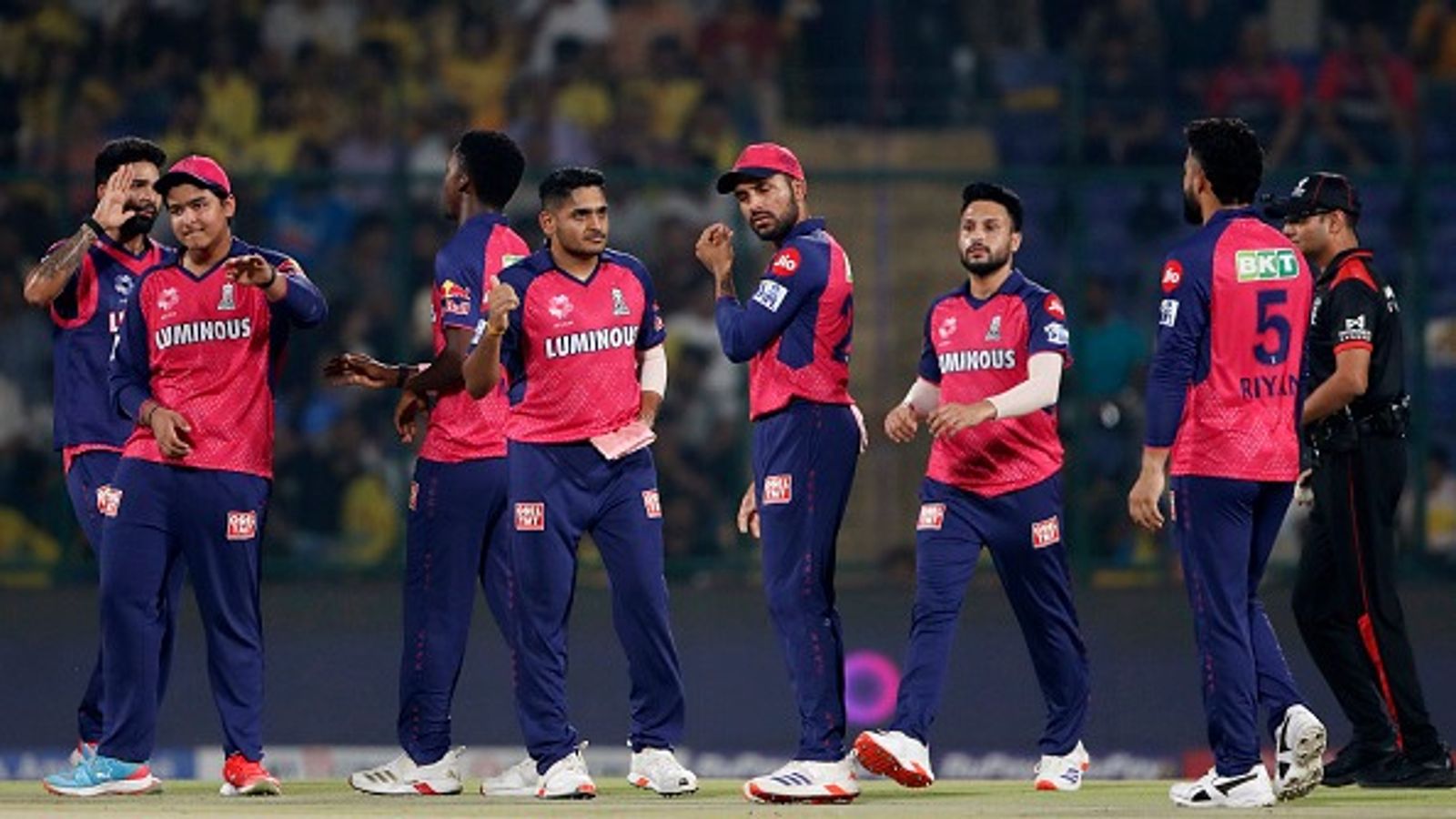 बड़ी खबर: गुवाहाटी नहीं IPL 2026 के लिए ये मैदान बन सकता है राजस्थान रॉयल्स का होम ग्राउंड, रॉयल चैलेंजर्स बेंगुलरु का पेंच फंसा बड़ी खबर: गुवाहाटी नहीं IPL 2026 के लिए ये मैदान बन सकता है राजस्थान रॉयल्स का होम ग्राउंड, रॉयल चैलेंजर्स बेंगुलरु का पेंच फंसा
