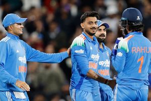 ऑस्ट्रेलियाई दौरे पर वनडे खेलने वाले 4 धुरंधर बाहर, जानिए अब कितनी बदली ODI टीम इंडिया ? SportsTak Hindi