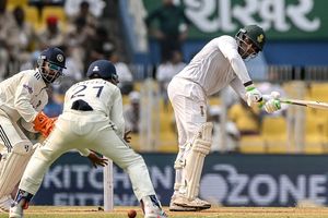 IND vs SA: 2 टेस्ट में मिले 2 विकेट और लगा टेस्ट करियर खत्म, उसने अब टीम इंडिया को दिए ज़ख्म, जानिए कैसे SportsTak Hindi