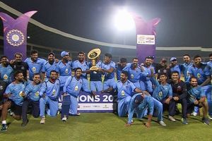 सैयद मुश्ताक अली ट्रॉफी 2025 की सभी टीमों की फुल स्क्वॉड, देखिए कौनसा खिलाड़ी किसके लिए खेलेगा SportsTak Hindi