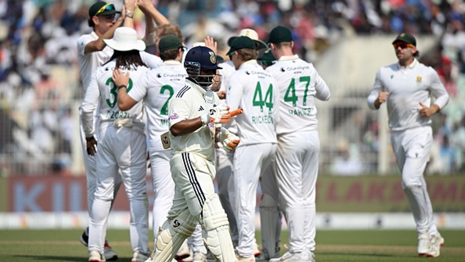 IND vs SA, 2nd Test: गुवाहाटी टेस्ट में बैकफुट पर टीम इंडिया, मार्को यानसन के आगे 201 रन पर ढेर, मुकाबले में 288 रन से पिछड़ी IND vs SA, 2nd Test: गुवाहाटी टेस्ट में बैकफुट पर टीम इंडिया, मार्को यानसन के आगे 201 रन पर ढेर, मुकाबले में 288 रन से पिछड़ी