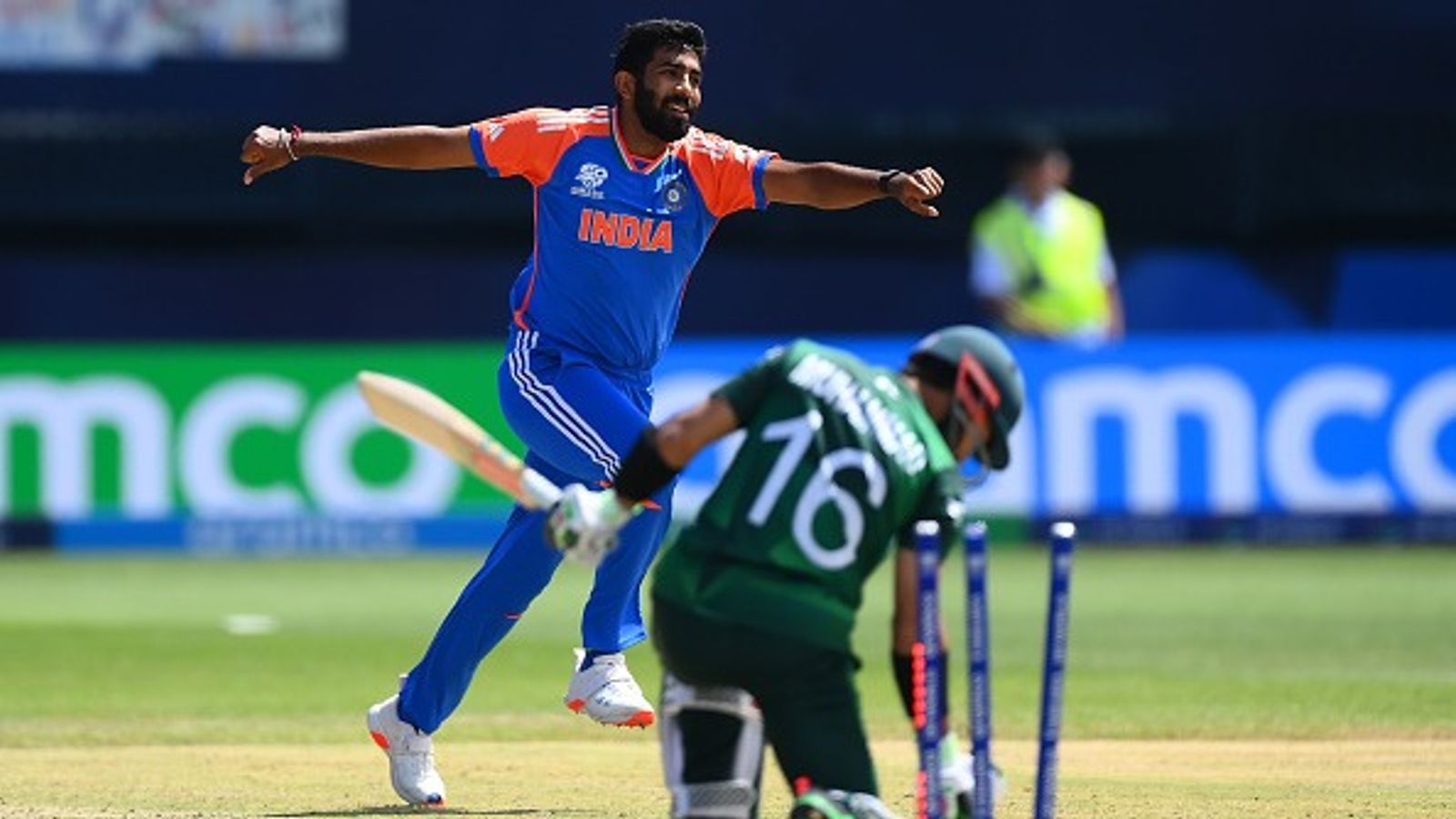 T20 World Cup 2026 में भारत-पाकिस्तान मुकाबले की तारीख आई सामने, जानें कब टकराएंगी दोनों टीमें T20 World Cup 2026 में भारत-पाकिस्तान मुकाबले की तारीख आई सामने, जानें कब टकराएंगी दोनों टीमें