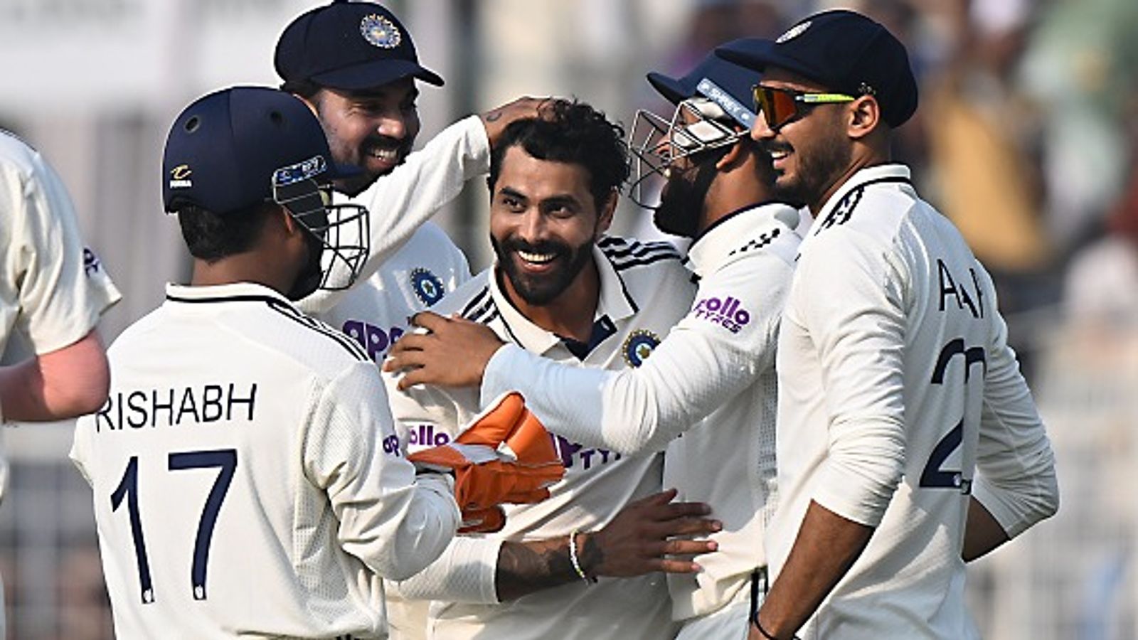 IND vs SA: रवींद्र जडेजा ने साउथ अफ्रीका के 50 बल्लेबाजों को आउट करके रचा इतिहास, अनिल कुंबले-अश्विन के क्लब में की एंट्री IND vs SA: रवींद्र जडेजा ने साउथ अफ्रीका के 50 बल्लेबाजों को आउट करके रचा इतिहास, अनिल कुंबले-अश्विन के क्लब में की एंट्री