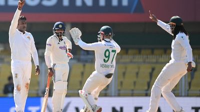 IND vs SA, 2nd Test: साउथ अफ्रीका ने 408 रन से गुवाहाटी टेस्ट जीतकर टीम इंडिया का किया सूपड़ा साफ, 25 साल बाद भारत में जीती टेस्ट सीरीज SportsTak Hindi