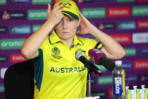 WPL Auction: 6 बार T20 वर्ल्ड कप ट्रॉफी जीतने वाली एलिसा हीली खाली हाथ, किसी फ्रेंचाइज ने नहीं लगाया दांव SportsTak Hindi