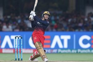 WPL 2026 Auction की सबसे महंगी खिलाड़ी बनी यह भारतीय, न्यूजीलैंड की क्रिकेटर पर भी पैसों की बारिश मगर मांधना का नहीं टूटा रिकॉर्ड SportsTak Hindi