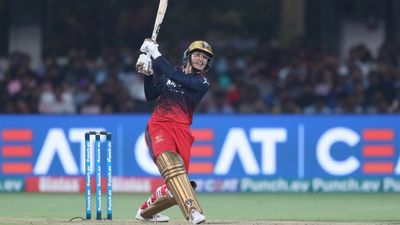 WPL 2026 Auction की सबसे महंगी खिलाड़ी बनी यह भारतीय, न्यूजीलैंड की क्रिकेटर पर भी पैसों की बारिश मगर मांधना का नहीं टूटा रिकॉर्ड Smriti Mandhana RCB WPL 2024