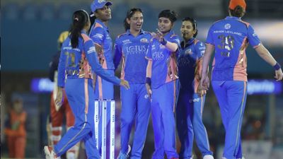 MI Full Squad : हरमनप्रीत से अधिक पैसे देकर मुंबई ने किस खिलाड़ी को खरीदा? जानें पूरा स्क्वॉड MI TEAM PLAYERS