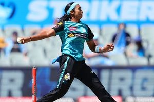 एयरफॉर्स ऑफिसर की WPL 2026 Auction में मची धूम, बनी 5वीं सबसे महंगी भारतीय खिलाड़ी, 33 महीने से नहीं खेला इंटरनेशनल मैच SportsTak Hindi