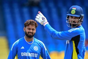 ऋषभ पंत को रांची वनडे में मौका मिलेगा या नहीं? कप्तान राहुल ने कहा - अगर वो खेले तो... SportsTak Hindi