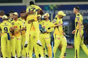 IPL 2026: 3 बार ट्रॉफी जीतने वाला खिलाड़ी आईपीएल ऑक्शन में नहीं होगा शामिल, इस लीग में लेगा हिस्सा SportsTak Hindi