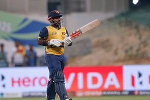 श्रीलंकाई कप्तान को पाकिस्तान में बम धमाके के बीच खेलने का विरोध करने की मिलेगी सजा! छीनी जा सकती है कप्तानी SportsTak Hindi