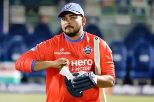 पृथ्वी शॉ निकले फ्लॉप, पिछले मैच में 66 रन बनाने के बाद नहीं जीत सके भरोसा, T20 में 139 रन ही बना सकी टीम SportsTak Hindi