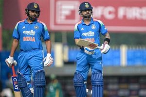 IND vs SA: रोहित-कोहली ने तेंदुलकर और द्रविड़ का ऑल टाइम रिकॉर्ड तोड़ा, रांची वनडे में कदम रखते ही रचा इतिहास SportsTak Hindi