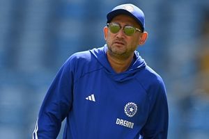 अजीत अगरकर ने अहमदाबाद में जमाया डेरा, साउथ अफ्रीका के खिलाफ भारत के व्हाइवॉश के बाद चीफ सेलेक्टर ने उठाया बड़ा कदम SportsTak Hindi