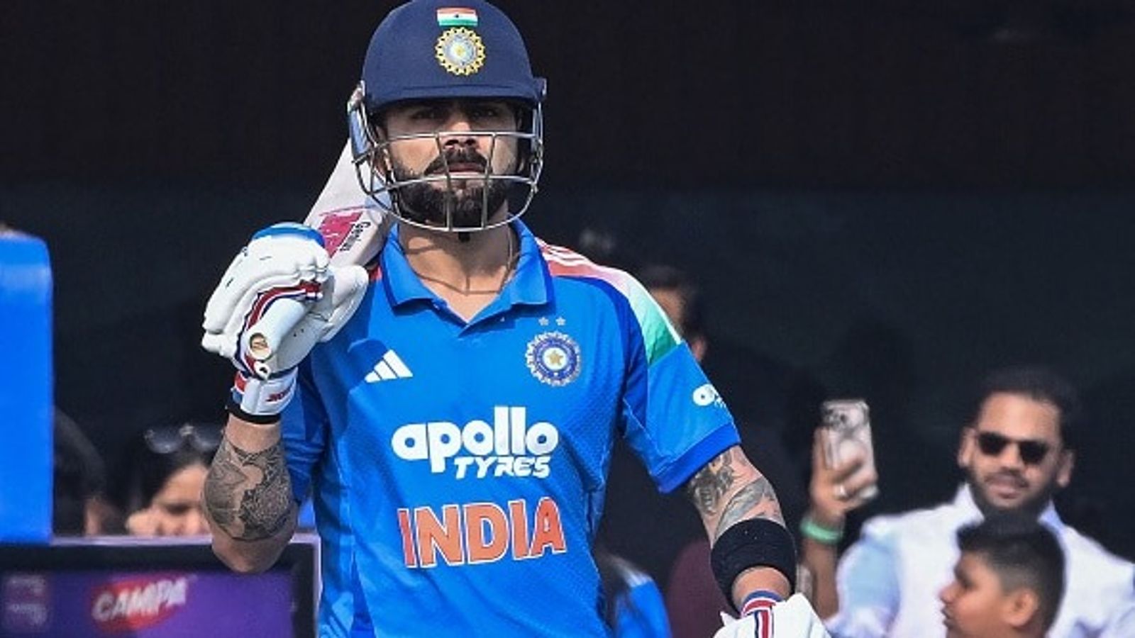 IND vs SA: विराट कोहली का 9 महीने बाद शतक, एमएस धोनी के घर में ठोका करियर का 83वां सैकड़ा, साउथ अफ्रीका के खिलाफ 102 गेंदों में पूरे किए 100 रन IND vs SA: विराट कोहली का 9 महीने बाद शतक, एमएस धोनी के घर में ठोका करियर का 83वां सैकड़ा, साउथ अफ्रीका के खिलाफ 102 गेंदों में पूरे किए 100 रन