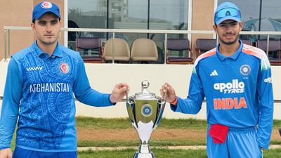 IND A vs AFG: भारत ए के 79 रन पर पांच विकेट गिरने के बाद अफगानिस्तान के साथ वनडे ट्राई सीरीज का फाइनल रद्द SportsTak Hindi