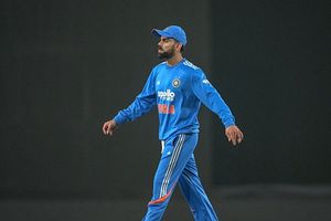 कोहली ने रांची में शतक जड़ने से पहले डेल स्टेन के साथ डिनर पर किया बड़ा खुलासा, कहा - लंदन में ट्रेनिंग... SportsTak Hindi