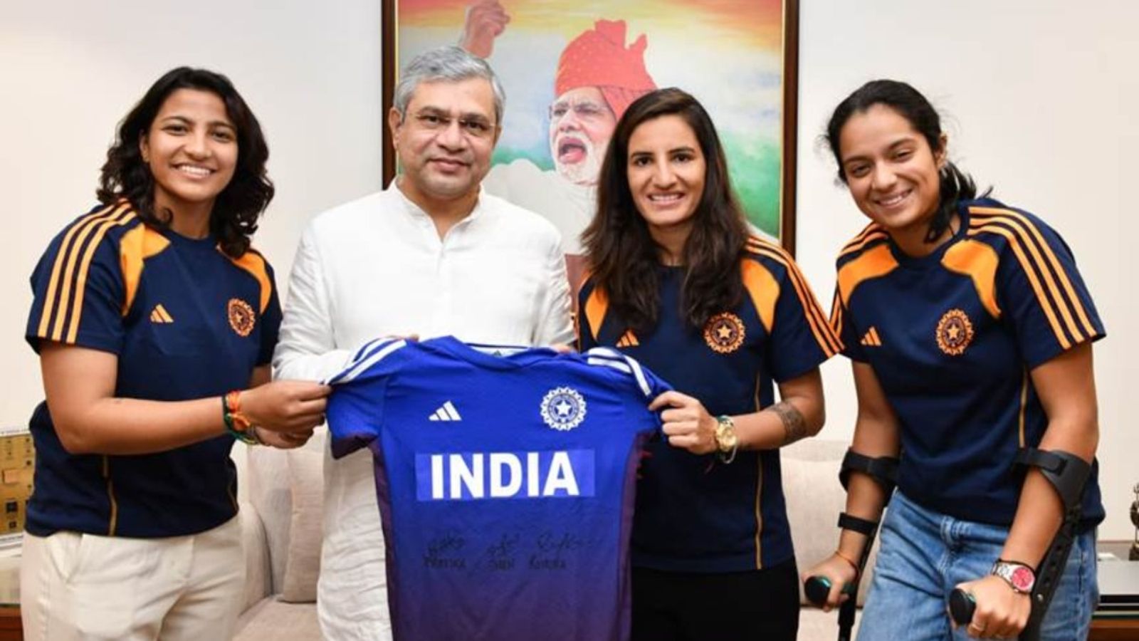 भारतीय रेलवे ने वर्ल्ड कप 2025 जीतने वाली 3 खिलाड़ियों को दिया प्रमोशन, अब मिली यह पोस्ट भारतीय रेलवे ने वर्ल्ड कप 2025 जीतने वाली 3 खिलाड़ियों को दिया प्रमोशन, अब मिली यह पोस्ट