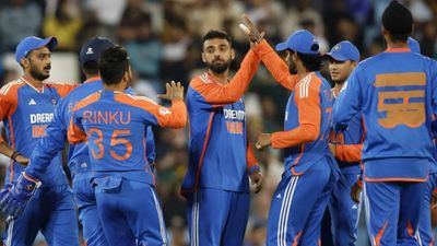 IND vs SA: रिंकू सिंह समेत दो खिलाड़ियों की भारतीय टी20 टीम से छुट्टी, साउथ अफ्रीका सीरीज के लिए नहीं हुआ चयन SportsTak Hindi