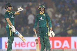 IND vs SA: मार्करम-ब्रेत्जके और ब्रेविस के तूफान के आगे टीम इंडिया की निकली हवा, 358 रन बनाकर भी मिली हार, सीरीज बराबर SportsTak Hindi