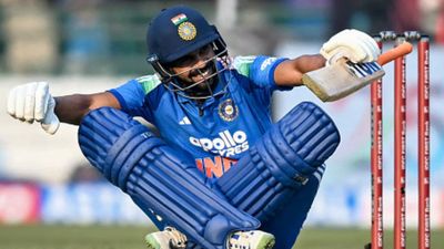 ऋतुराज गायकवाड़ के साथ यह कैसा संयोग! IPL या इंटरनेशनल क्रिकेट, जब भी लगाया शतक, टीम को मिली हार SportsTak Hindi