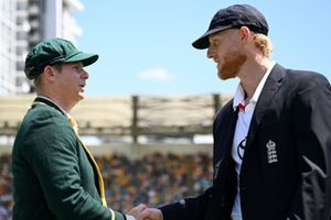 AUS vs ENG: इंग्लैंड ने टॉस जीतकर बैटिंग चुनी, ऑस्ट्रेलिया ने खिलाया ऑल पेस अटैक, किए 2 बदलाव SportsTak Hindi