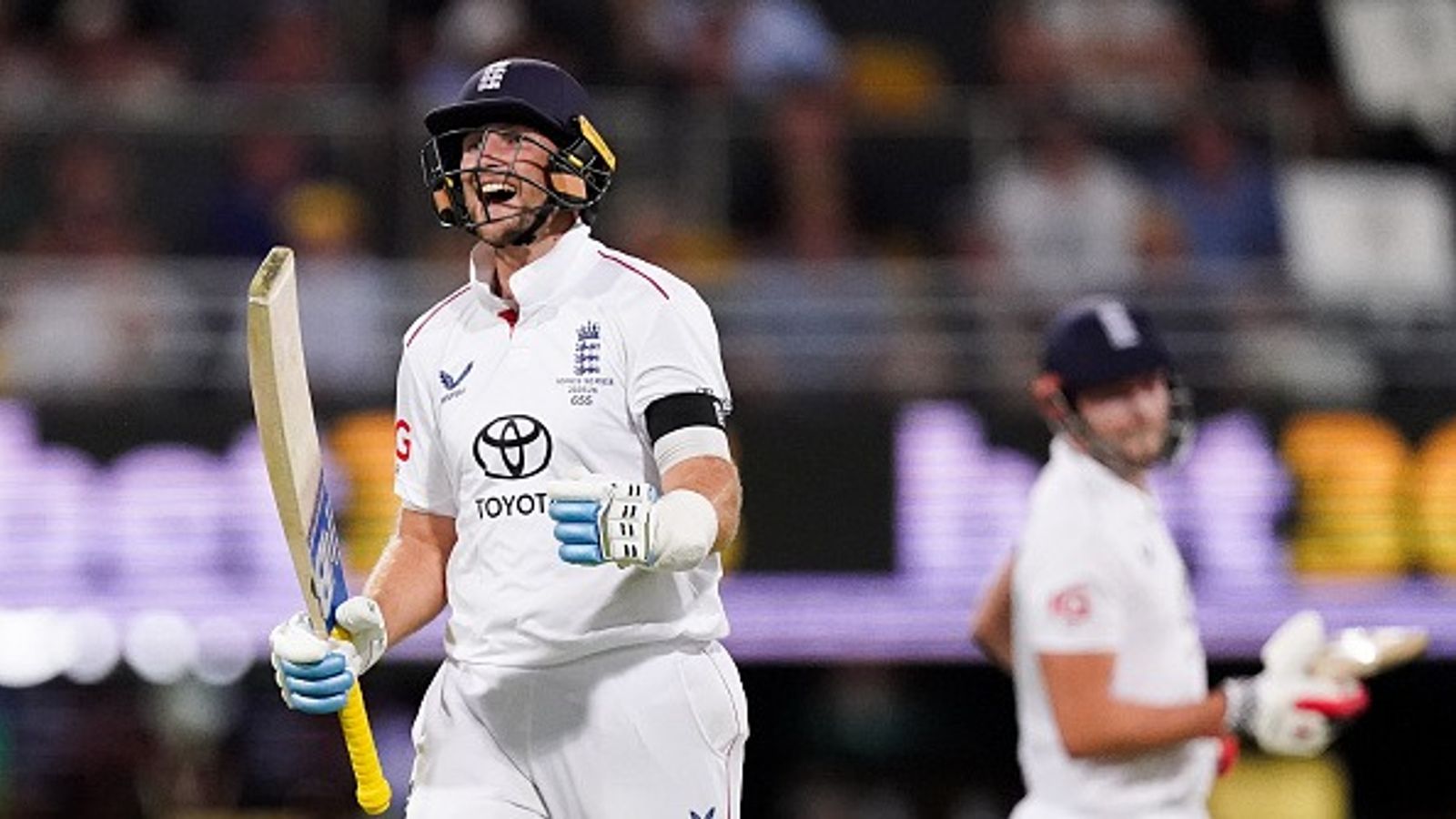 Ashes 2025: ऑस्ट्रेलिया में गरजे जो रूट, दूसरे टेस्ट में ठोका करियर का 40वां शतक, कंगारुओं के जमीन पर पहला सैकड़ा जड़ने में लग गए 30 पारी Ashes 2025: ऑस्ट्रेलिया में गरजे जो रूट, दूसरे टेस्ट में ठोका करियर का 40वां शतक, कंगारुओं के जमीन पर पहला सैकड़ा जड़ने में लग गए 30 पारी