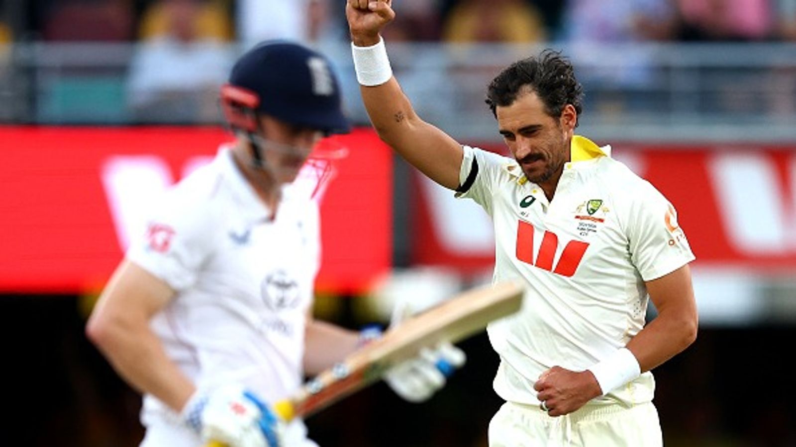 Ashes: मिचेल स्टार्क का जवाब नहीं, इंग्लैंड के खिलाफ पहले दिन झटके 6 विकेट, वसीम अकरम भी छूट गए पीछे Ashes: मिचेल स्टार्क का जवाब नहीं, इंग्लैंड के खिलाफ पहले दिन झटके 6 विकेट, वसीम अकरम भी छूट गए पीछे