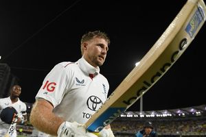 ऑस्ट्रेलियाई अखबार ने सीरीज से पहले जिस जो रूट को बताया था औसत खिलाड़ी, अब बदलनी पड़ी हेडिंग, जानें फ्रंट पेज पर क्या छापा SportsTak Hindi