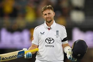 Joe Root Century : जो रूट के शतक पर इंग्लैंड के जैक क्रॉली ने बताई अंदर की बात, कहा - टैलेंट सबके पास है लेकिन... SportsTak Hindi