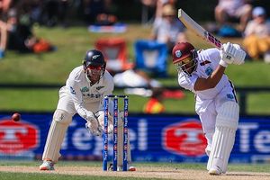 NZ vs WI : शे हॉप ने चोटिल न्यूजीलैंड को शतक से दिया 'घाव', जीत से फिर भी 319 रन दूर वेस्टइंडीज SportsTak Hindi