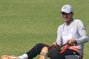 क्या शुभमन गिल को बना देना चाहिए हर फॉर्मेट का कप्तान? सौरव गांगुली ने दिया बड़ा बयान, कहा- मैंने उससे इंग्लैंड... SportsTak Hindi