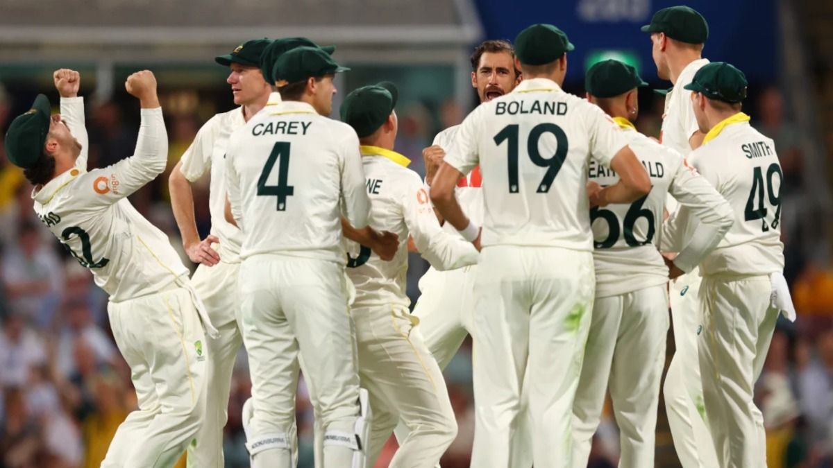 AUS vs ENG: स्टार्क-बॉलैंड के धमाल से ऑस्ट्रेलिया ब्रिस्बेन फतेह के करीब, इंग्लैंड ने गंवाए 6 विकेट, पारी की हार का मंडरा रहा खतरा SportsTak Hindi