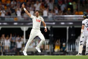 Ashes : स्टार्क-नेसेर के कहर में उड़ा इंग्लैंड, ऑस्ट्रेलिया ने दूसरे टेस्ट में आठ विकेट से अंग्रेजों को धोकर सीरीज में 2-0 की बनाई बढ़त SportsTak Hindi