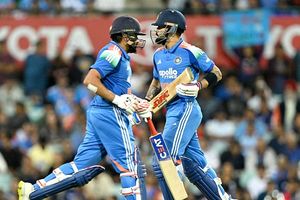 क्या रोहित शर्मा- विराट कोहली के साथ दूसरों से अलग व्यवहार किया जाना चाहिए? संजय बांगर ने दे दिया जवाब SportsTak Hindi