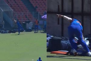 बाउंड्री के बाहर रखे किटबैग से टकराया खिलाड़ी, इसके बाद भी नहीं छोड़ा कैच, हैरान हो गए विराट! VIDEO वायरल SportsTak Hindi