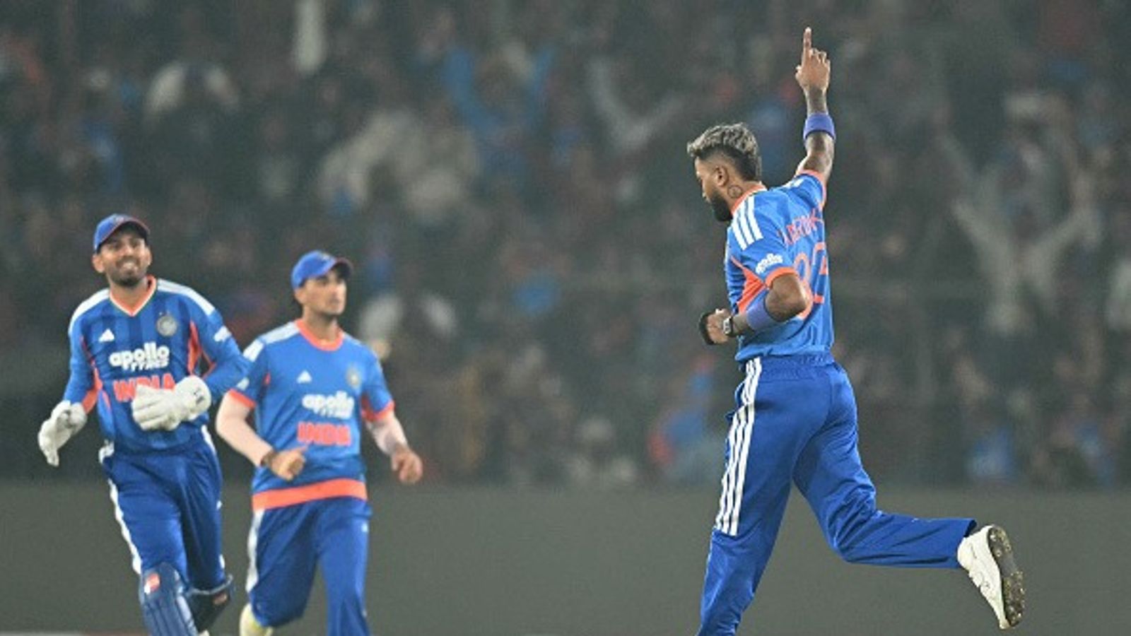 IND vs SA: भारत ने पहले टी20 में साउथ अफ्रीका को सबसे कम स्कोर पर ढेर कर 101 रन से जीता मुकाबला, हार्दिक पंड्या बने जीत के हीरो IND vs SA: भारत ने पहले टी20 में साउथ अफ्रीका को सबसे कम स्कोर पर ढेर कर 101 रन से जीता मुकाबला, हार्दिक पंड्या बने जीत के हीरो